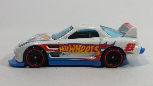 2014 Hot Wheels HW Race Team 24 / Seven Pearl White Die Cast Toy Race Car Vehicle