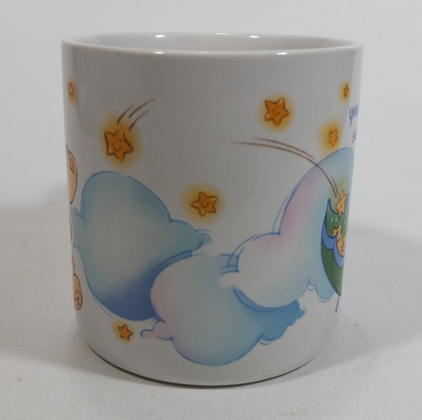 GRAPHICS & MORE Care Bears - Tazza da caffè in ceramica con orsetto brontolone, idea regalo per caffè, tè e bevande calde, 325 ml, colore: bianco GRAPHICS & MORE Care Bears - Tazza da caffè in ceramica con orsetto brontolone, idea regalo per caffè, tè e bevande calde, 325 ml, colore: bianco