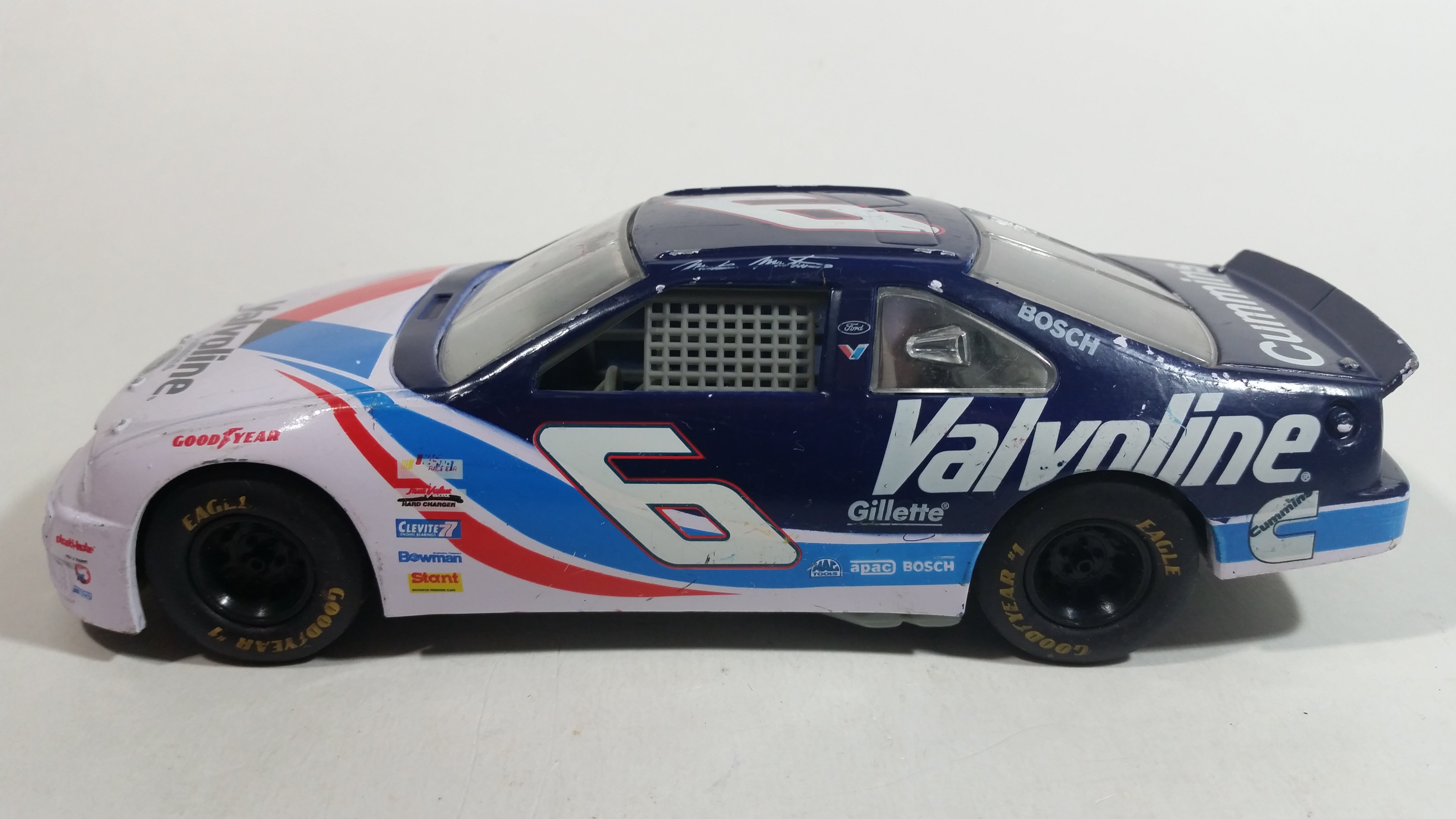 1/18ミニカー　 NASCAR FORD THUNDERBIRD#94 1995 Racing Champions Ford Thunderbird McDonald's Nascar #94