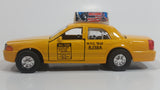 Shing Fat Welcome to N.Y.C. Yellow Taxi Cab Pullback Friction Motorized Die Cast Toy Car Vehicle with Opening Doors 1/40 Scale