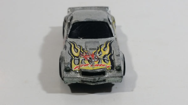 Hot Wheels 2000-124 Camaro Z28 1:64 Scale Die-Cast Car