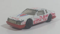 Maisto Buick LeSabre Stock Car #24 White and Red Die Cast Toy Race Car Vehicle