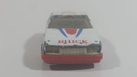 Maisto Buick LeSabre Stock Car #24 White and Red Die Cast Toy Race Car Vehicle