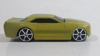 Maisto "Fresh Paint" Stallion Light and Dark Green Die Cast Toy Car Vehicle