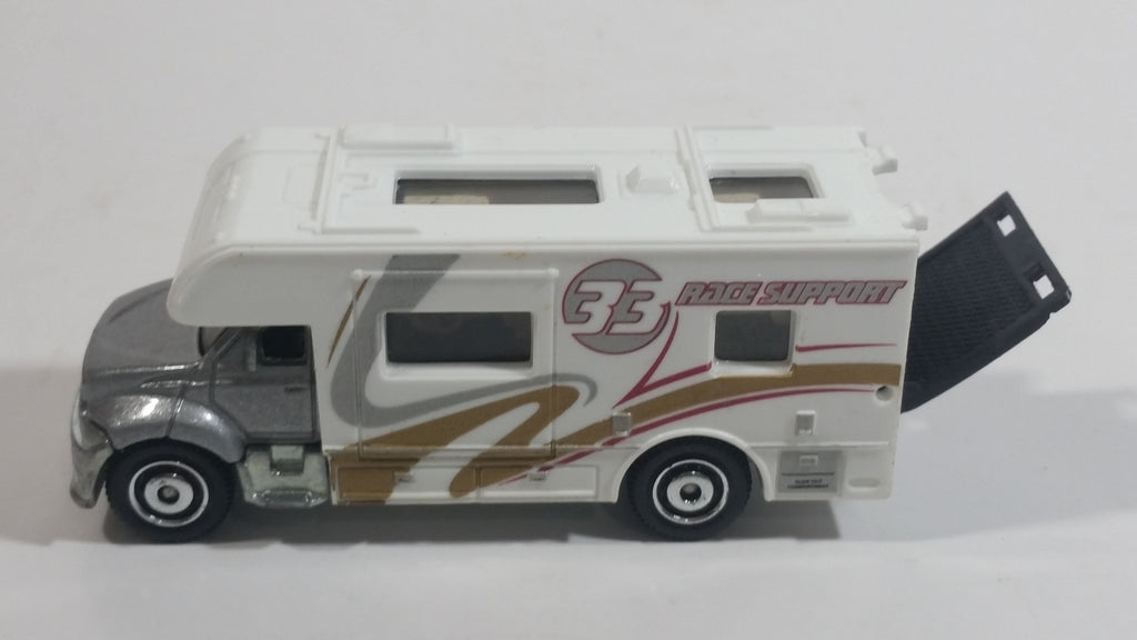 MATCHBOX 2013 MBX EXPLORERS VANTOM GREEN Véhicules Miniatures € 3.26