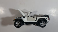 Maisto 2003 Jeep Wrangler Rubicon 1/35 Scale White Die Cast Toy Car Vehicle with Opening Doors and Hood