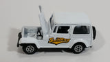 Welly No. 3333 Jeep CJ-7 White "SunRay" Die Cast Toy Car Vehicle with Opening Hood