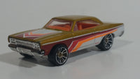 2010 Hot Wheels Nightburnerz '70 Roadrunner Metalflake Gold Die Cast Toy Muscle Car Vehicle
