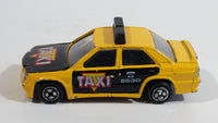 Corgi Auto City No. 93177 Taxi Cab Yellow 5530 Die Cast Toy Car Vehicle