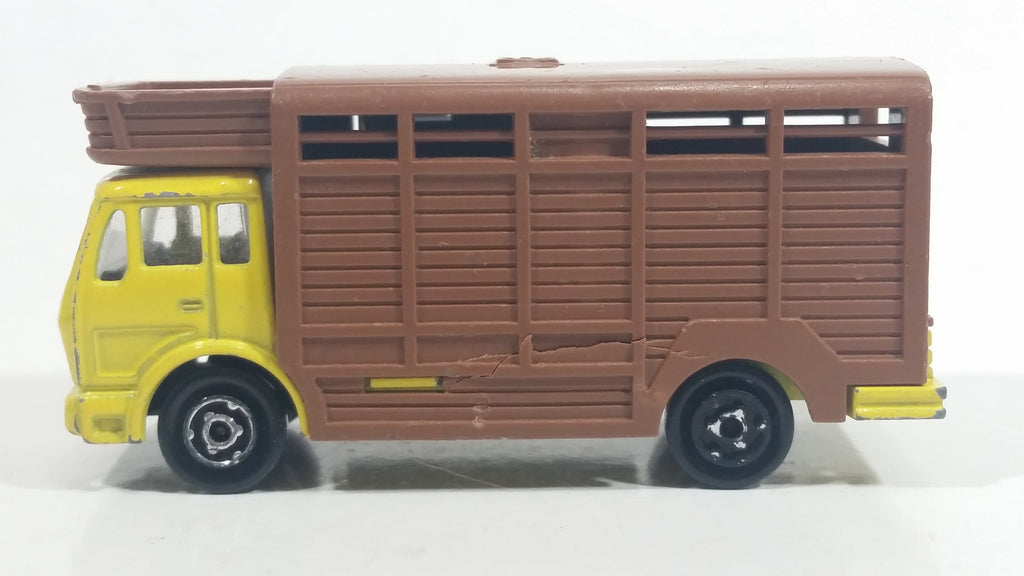 Majorette Mercedes Bétaillère N°254 – Rouge – Rare – Vintage – Jouet De Collection