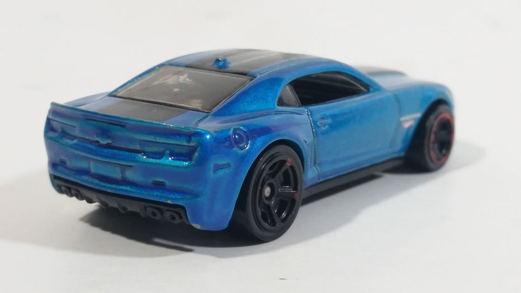 2013 Hot Wheels HW Showroom Garage 2013 Chevy Camaro Special Edition M ...