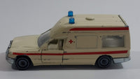 Siku No. 1630 Mercedes-Benz 260 Binz Ambulance Cream White Die Cast Toy Car Rescue Emergency Vehicle with Opening Doors