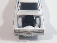 Greenlight Hot Pursuit 1974 Dodge Monaco Chicago Police 202 White Roof Die Cast Toy Car Vehicle with Opening Hood