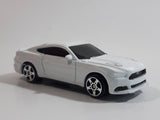 Maisto 2015 Ford Mustang GT White Die Cast Toy Car Vehicle