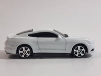 Maisto 2015 Ford Mustang GT White Die Cast Toy Car Vehicle