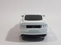 Maisto 2015 Ford Mustang GT White Die Cast Toy Car Vehicle