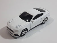 Maisto 2015 Ford Mustang GT White Die Cast Toy Car Vehicle