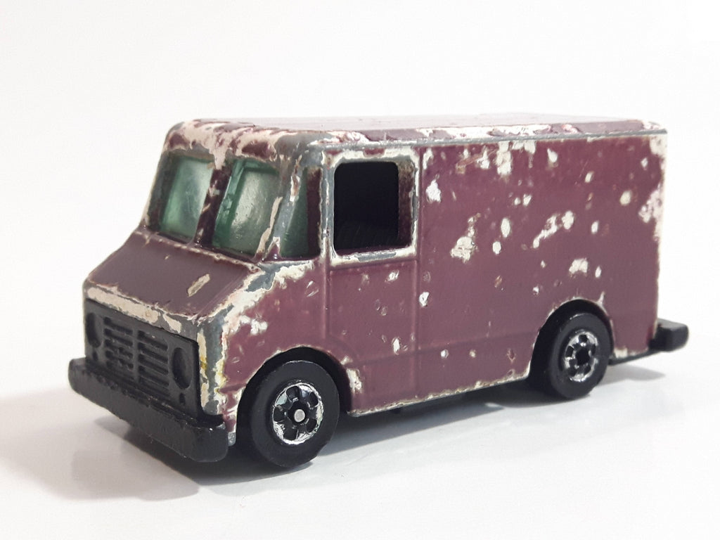 1990 Hot Wheels Color Racers II Letter Getter Maroon Mail Truck Die Ca ...