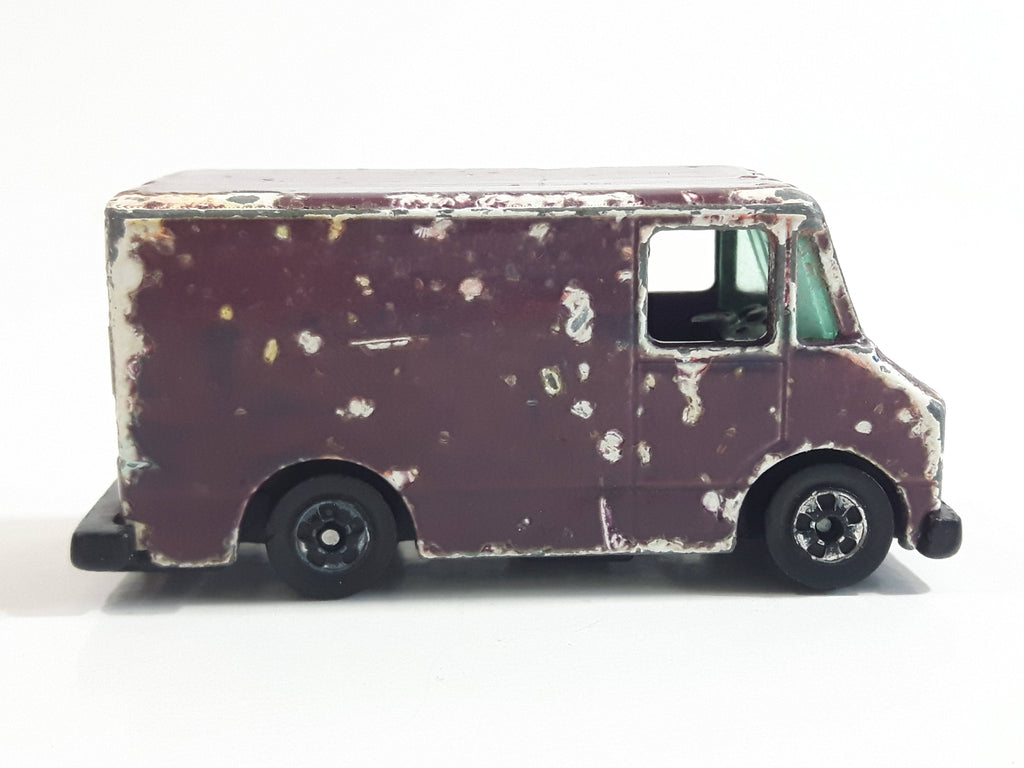 1990 Hot Wheels Color Racers II Letter Getter Maroon Mail Truck Die Ca ...