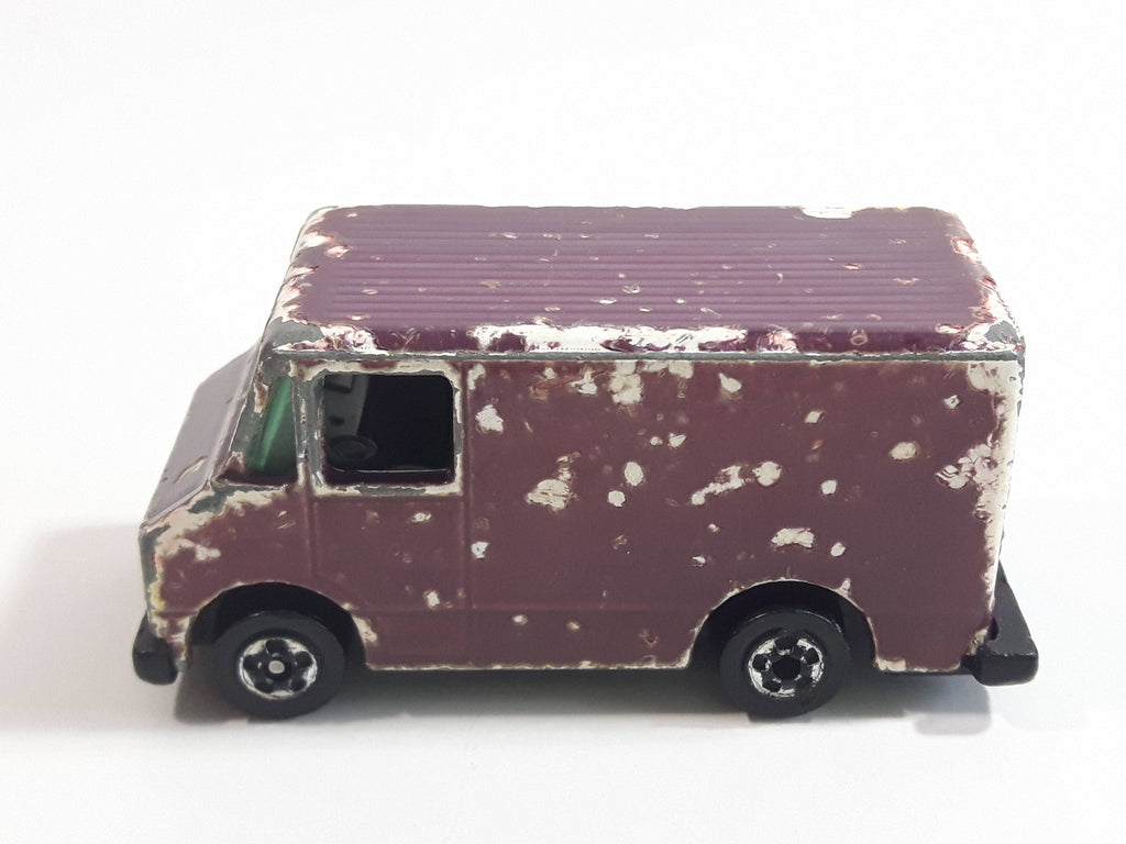 1990 Hot Wheels Color Racers II Letter Getter Maroon Mail Truck Die Ca ...