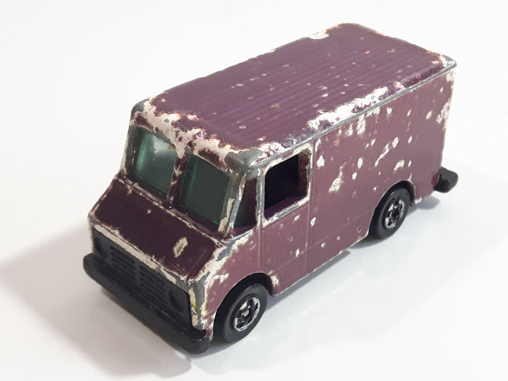 1990 Hot Wheels Color Racers II Letter Getter Maroon Mail Truck Die Ca ...