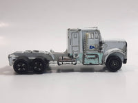 Vintage 1980s Yat Ming White Kenworth Semi Tractor Truck Die Cast Toy Car Vehicle