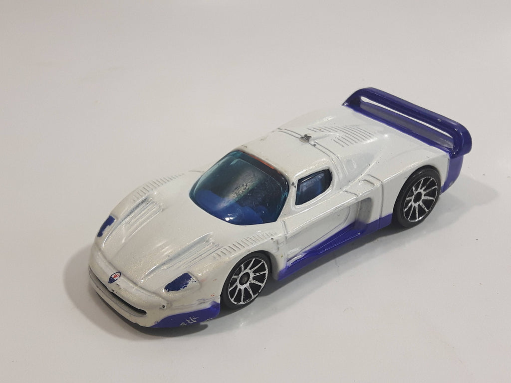 Hot Wheels 2005 First Editions Realistix Maserati MC12 White With Fte Wheels 02