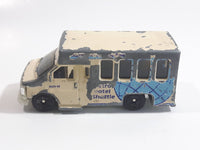 2000 Matchbox On Tour Chevy Transport Bus Transport Cream White 1/80 Scale Die Cast Toy Car Vehicle