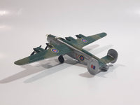 Maisto B-24D Liberator Bomber FL938 Green Brown Camouflage Die Cast Toy Military Air Force 4 Engine Airplane