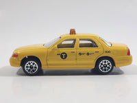 Realtoy Ford Crown Victoria New York City Taxi Cab 7C43 Yellow Die Cast Toy Car Vehicle