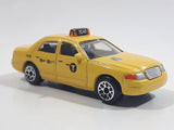 Realtoy Ford Crown Victoria New York City Taxi Cab 7C43 Yellow Die Cast Toy Car Vehicle