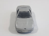 Maisto 1997 Chevrolet Corvette Silver Die Cast Toy Car Vehicle