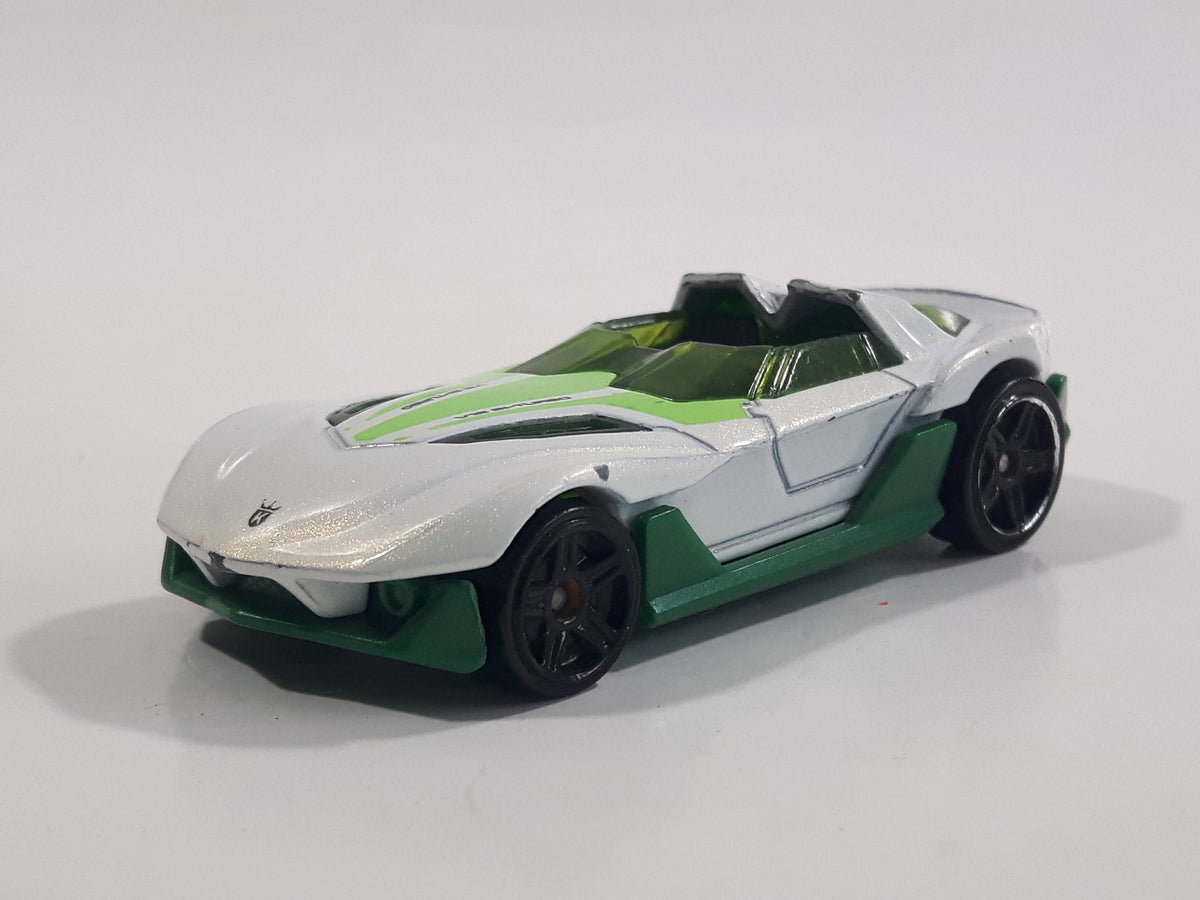 2010 Hot Wheels HW Premiere Yur So Fast White Green Die Cast Toy Car V ...