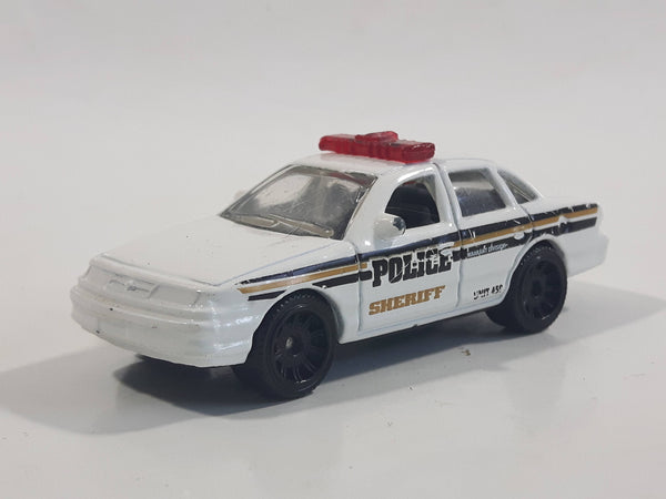 2006 Matchbox Police Ford Crown Victoria Sheriff White Die Cast Toy Car Vehicle