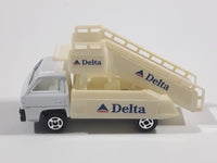 RealToy Delta Airplane Ladder Stairs Truck White Die Cast Toy Car Vehicle