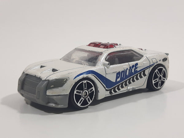 2013 Toys R Us Fast Lane EA-001 Police Cop Car White Silver Die Cast Toy Car Vehicle