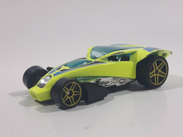 2008 Hot Wheels Web Trading Cards Brutalistic Fluorescent Light Green Yellow Die Cast Toy Car Vehicle