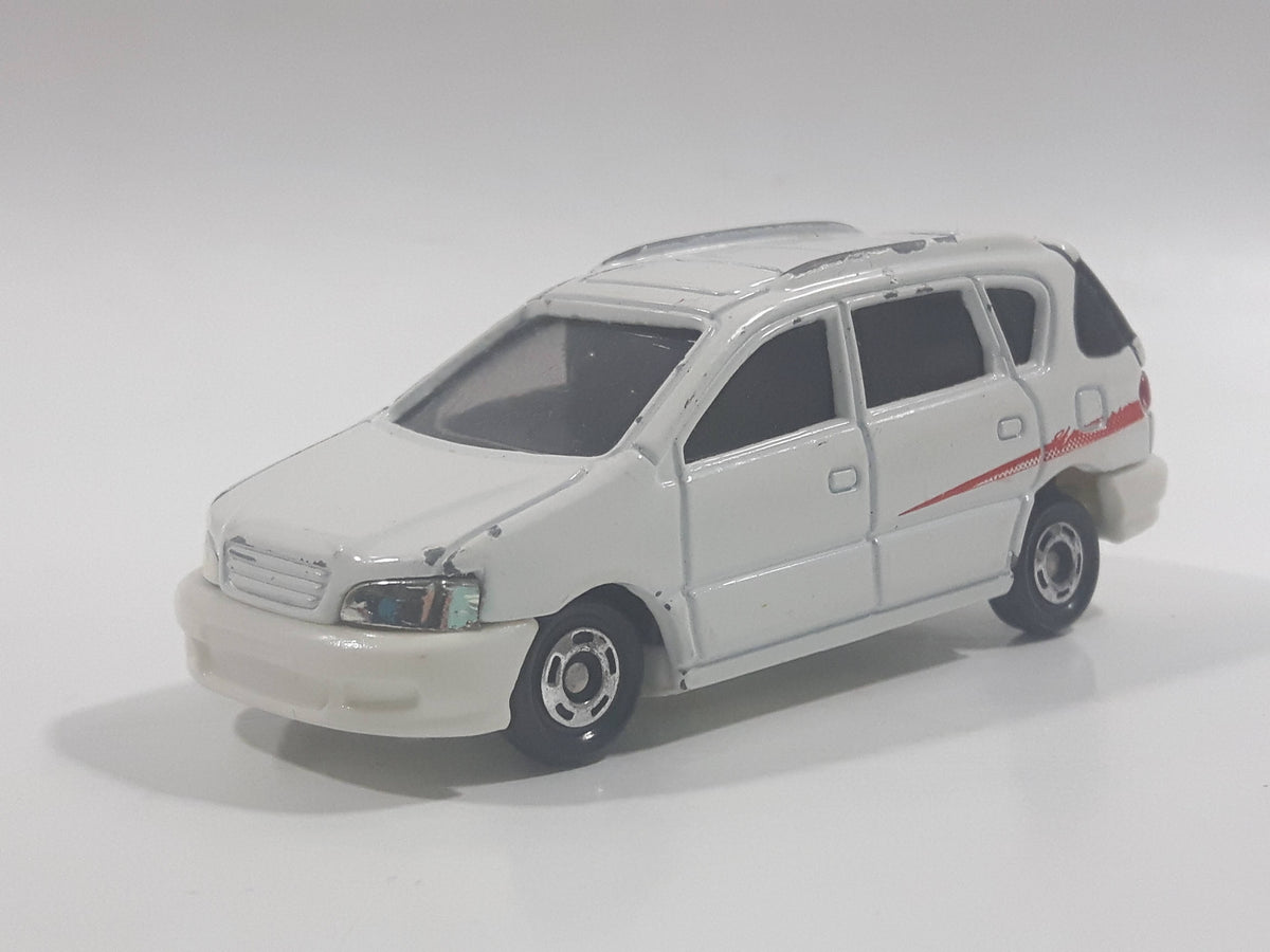 1998 Tomy Tomica Toyota Ipsum White 1/64 Scale Die Cast Toy Car Vehicl ...