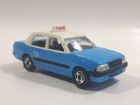 2007 Tomy Tomica No. 51 Toyota Crown Comfort Taxi Cab Blue and White 1/60 Scale Die Cast Toy Car Vehicle with Opening Rear Driver's Side Door