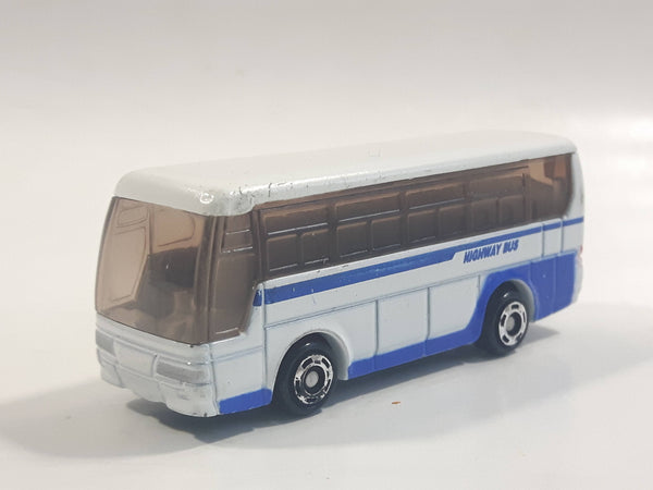 2001 Tomy Tomica Jr. Pocket Cars No. J004 Mitsubishi Fuso Aero Queen Bus "Highway Bus" White and Blue Miniature Micro 1/207 Scale Die Cast Toy Car Vehicle