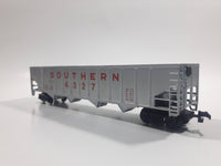 Model Power Southern 4327 Silver Grey Freight Train Car Hopper HO Scale