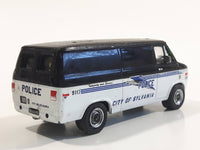 Greenlight Collectibles Hot Pursuit 1985 Chevrolet G20 Van Police City Of Sylvania, Ohio Black and White Die Cast Toy Car Vehicle Missing the lights