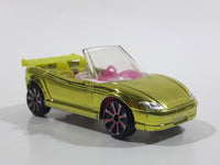 Mattel Polly Pocket Convertible Lime Yellow and Pink Plastic Body Die Cast Toy Car Vehicle L4357