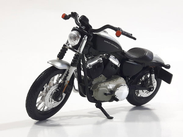 Maisto Harley Davidson 2008 XL 1200n Sportster Motorcycle Silver and Black Motor Bike 1:18 Scale Die Cast Toy Vehicle