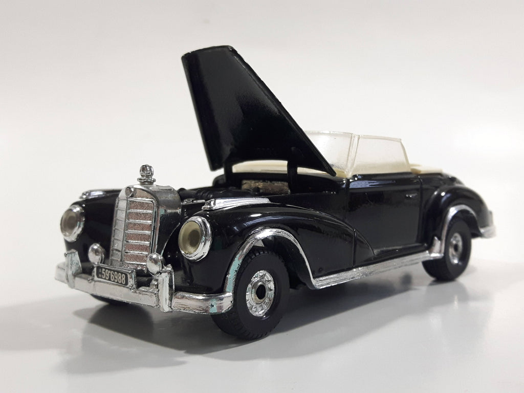 Vintage Corgi 1956 Mercedes Benz 300s Cabriolet 1:36 Scale Black Die C 