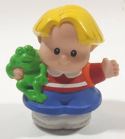 2001 Little People Blonde Hair Red and white Shirt Blue Pants Holding Green Frog 2 1/4" Tall Toy Figure