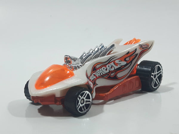 2004 Hot Wheels Track Aces Turbo Flame White Die Cast Toy Car Vehicle