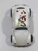 1998 Hot Wheels Artistic License 1953-57 Volkswagen VW Bug White Die Cast Toy Car Vehicle