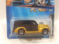2005 Hot Wheels Pin Hedz '40s Woody Gold and Black Die Cast Toy Car Vehicle New in Package