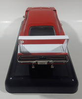 ERTL American Muscle 1969 Dodge Charger Daytona Hemi 1/18 Scale Die Cast Toy Car Vehicle on Display Stand with Minnesota Collector Plates